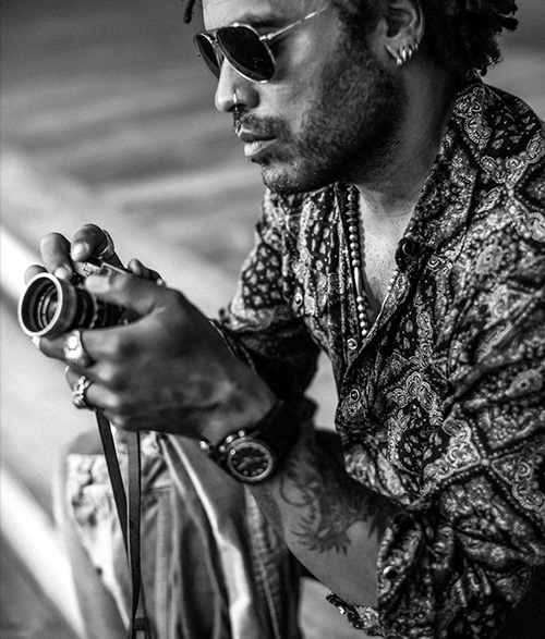 Portrait de Lenny Kravitz avec la montre LK01