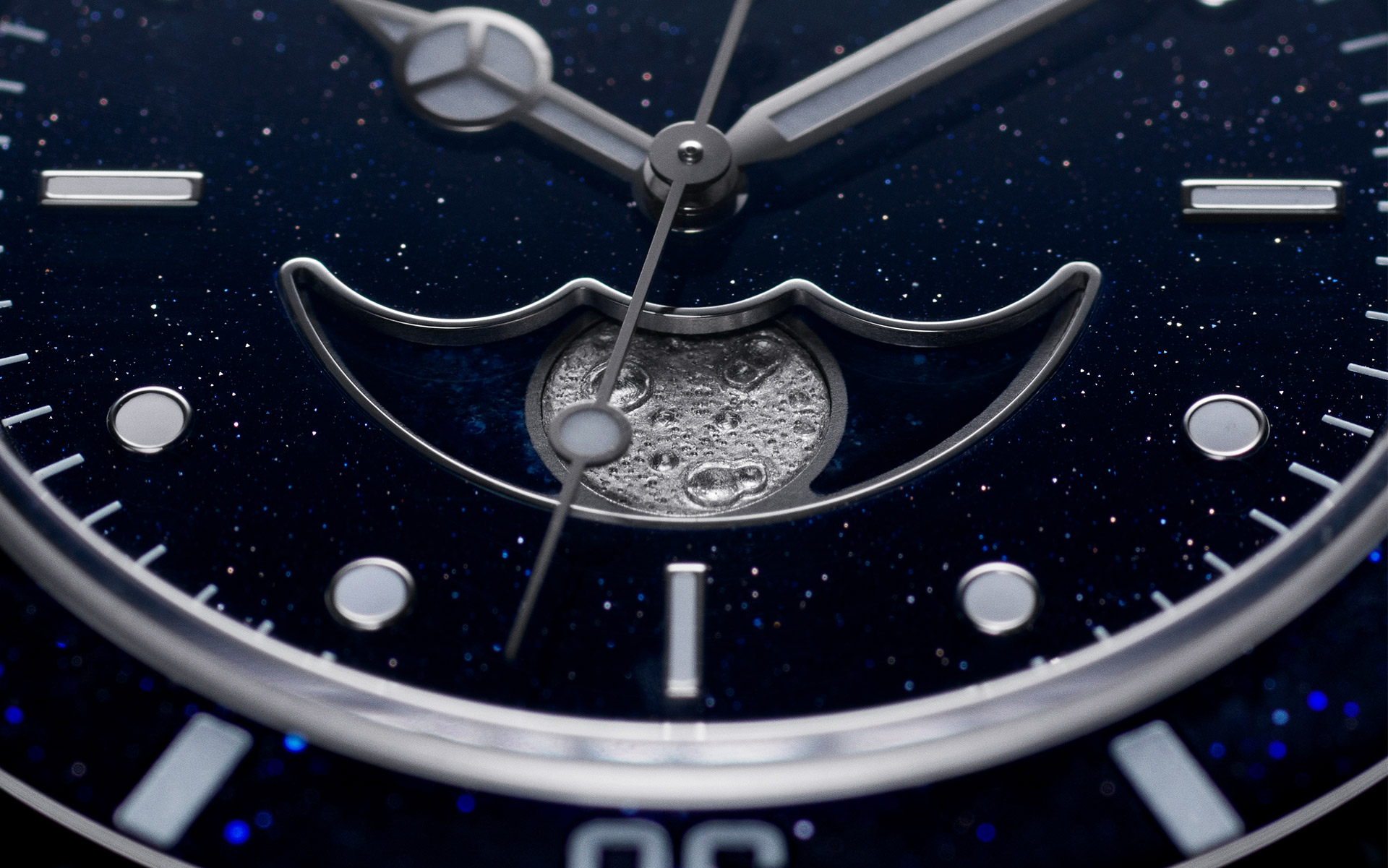 .Close up of Artisans de Genève moonphase with blue dial